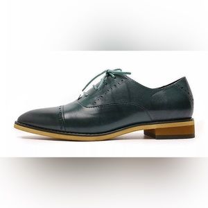 Flying Mona Wingtip Derby Saddle Shoes for
Women 7.5